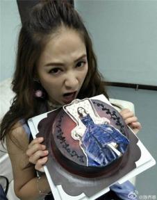 娱乐吃瓜最奇葩的女艺人,最奇葩女艺人吃瓜大揭秘